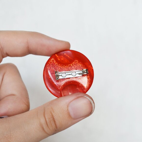 Red Speckled Sparkle Button Pin - Picture 3 of 4
